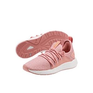 PUMA NWT SNEAKERS💗👟